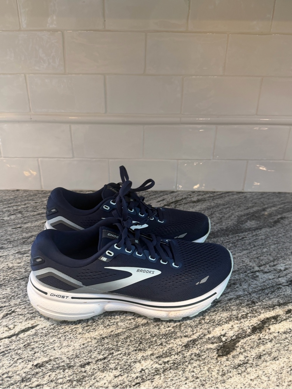Women’s Brooks Ghost 15 Size 7.5 - Picture 5 of 10